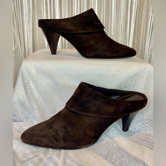 Liz Claiborne Chocolate Brown Suede Mules - Size 6 1/2 - Picture 1 of 4